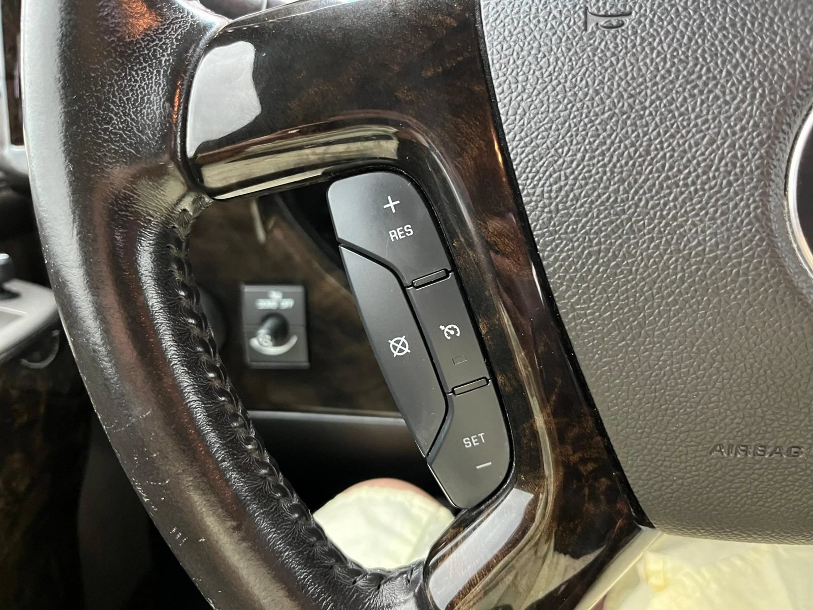 Used 2018 Chevrolet Express 2500 Extended w/ Enhanced Convenience Package RWD image 17