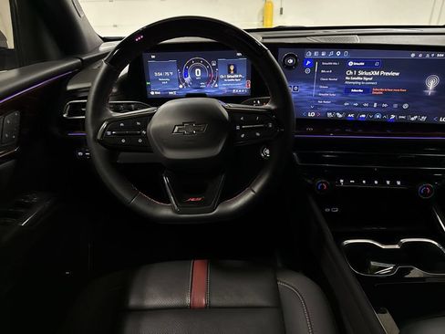 Used 2026 Chevrolet Traverse RS w/ LPO, Floor Liner Package AWD/4WD image 11
