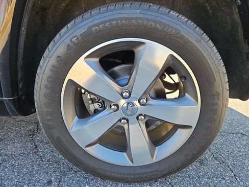 Used 2015 Jeep Grand Cherokee Overland w/ Advanced Technology Group image 26