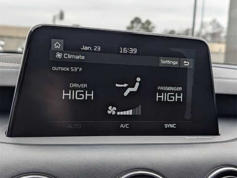 Used 2019 Kia Stinger GT2 image 16