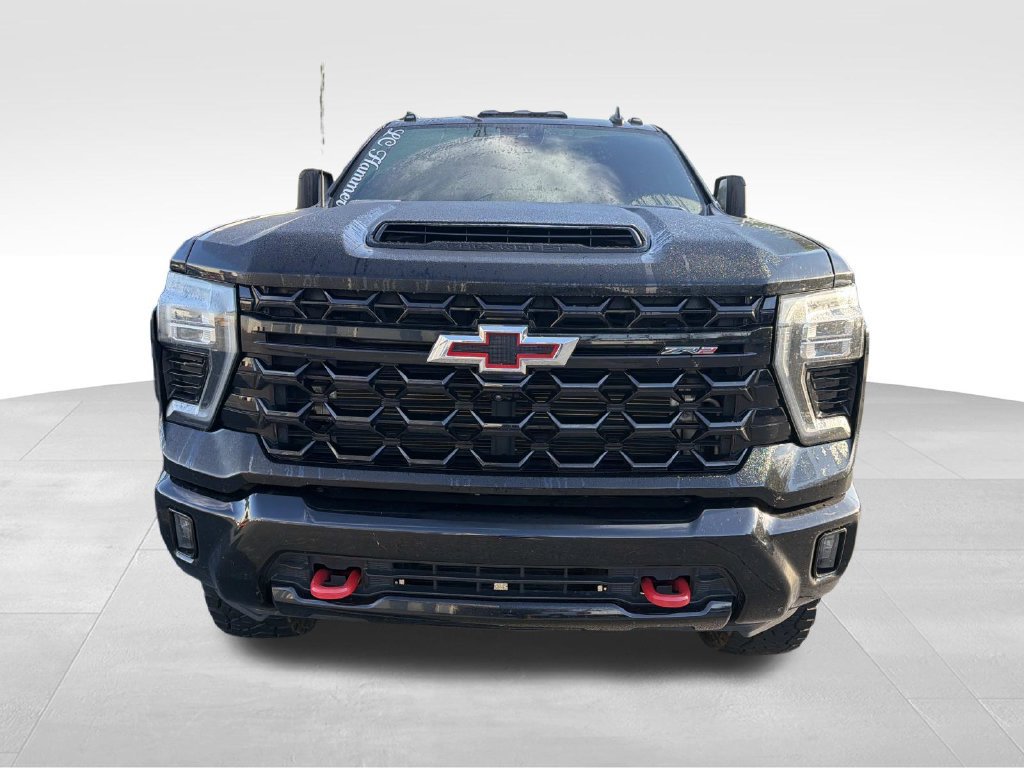 Used 2024 Chevrolet Silverado 2500 ZR2 w/ Technology Package AWD/4WD image 2