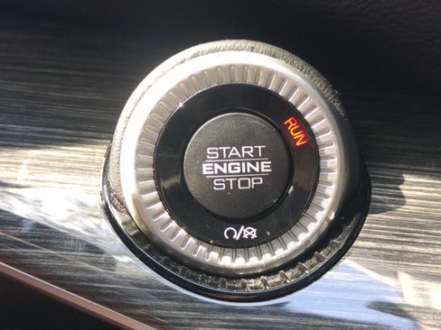 Used 2022 Jeep Wagoneer Series II AWD/4WD image 31