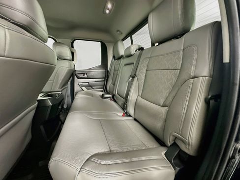 Certified 2022 Toyota Tundra SR5 w/ TRD Off-Road Premium Package AWD/4WD image 24