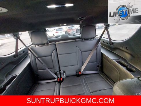 Used 2025 GMC Yukon XL Denali image 24