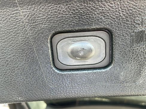 Used 2019 Ford Edge Titanium FWD image 35