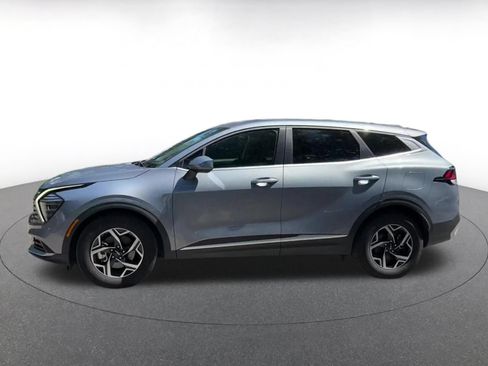 Used 2025 Kia Sportage LX FWD image 8