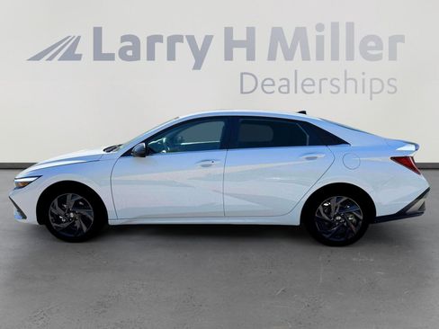 New 2026 Hyundai Elantra SEL Sport Premium FWD image 3