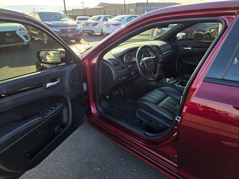 Used 2018 Chrysler 300 S w/ 300S Alloy Package image 21