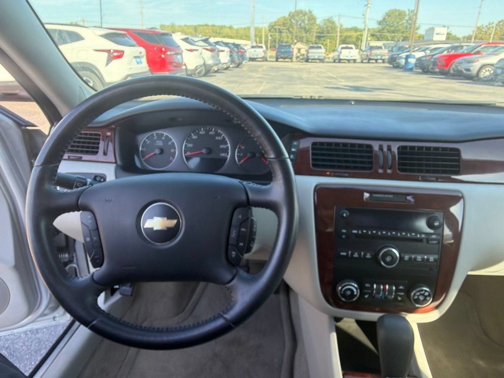 Used 2009 Chevrolet Impala LTZ FWD image 18