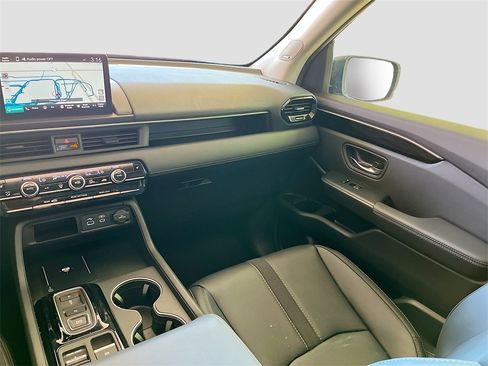 Used 2025 Honda Pilot Touring image 25