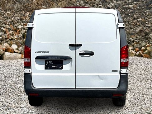 Used 2018 Mercedes-Benz Metris image 4