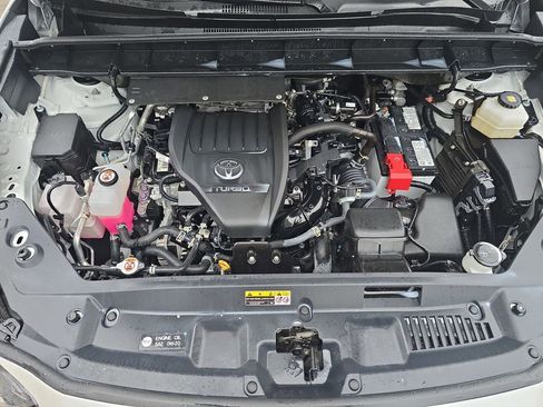 Used 2024 Toyota Highlander Limited image 32