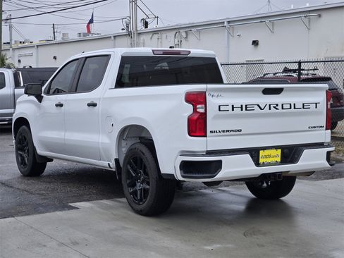 Used 2022 Chevrolet Silverado 1500 Custom w/ LPO, Blackout Package image 5