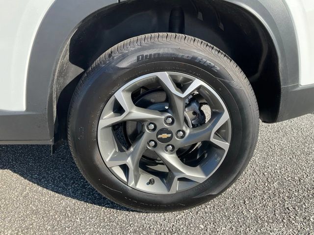 Certified 2026 Chevrolet Trax LT FWD image 23
