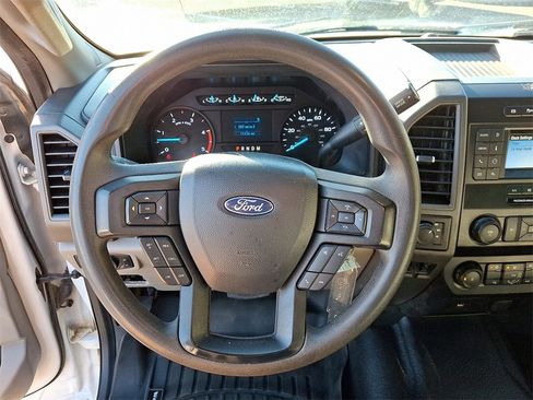 Used 2022 Ford F250 XL w/ Power Equipment Group image 19