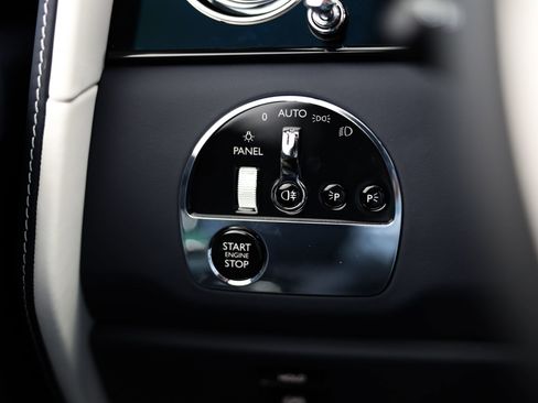 New 2026 Rolls-Royce Cullinan image 40