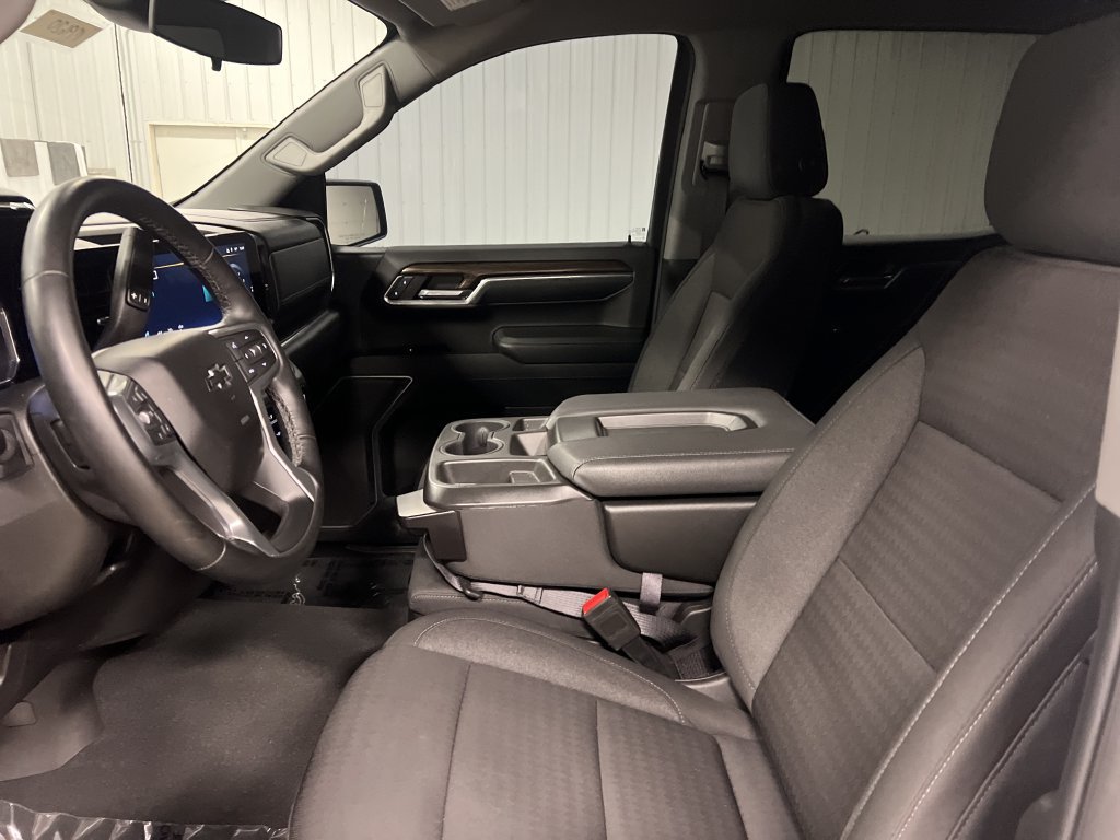 Used 2023 Chevrolet Silverado 1500 RST w/ Z71 Off-Road Package AWD/4WD image 13