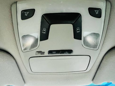 Used 2011 Toyota Sienna LE image 25