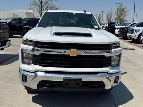 Used 2025 Chevrolet Silverado 2500 LT w/ Convenience Package AWD/4WD image 9