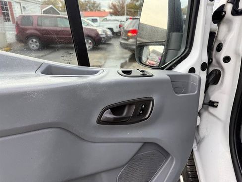Used 2016 Ford Transit 250 130 Low Roof RWD image 29