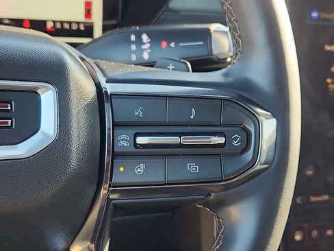 Used 2025 GMC Acadia AT4 image 24