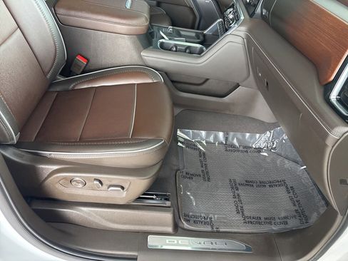 Used 2025 GMC Sierra 2500 Denali w/ Technology Package image 38