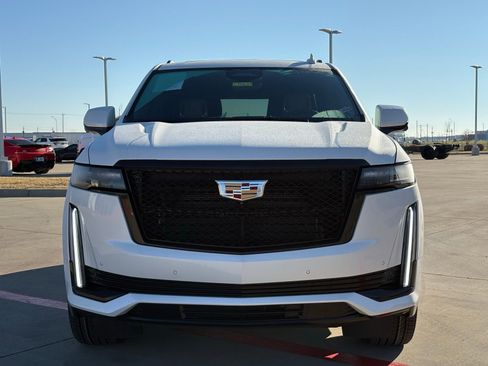 Used 2024 Cadillac Escalade Sport image 2