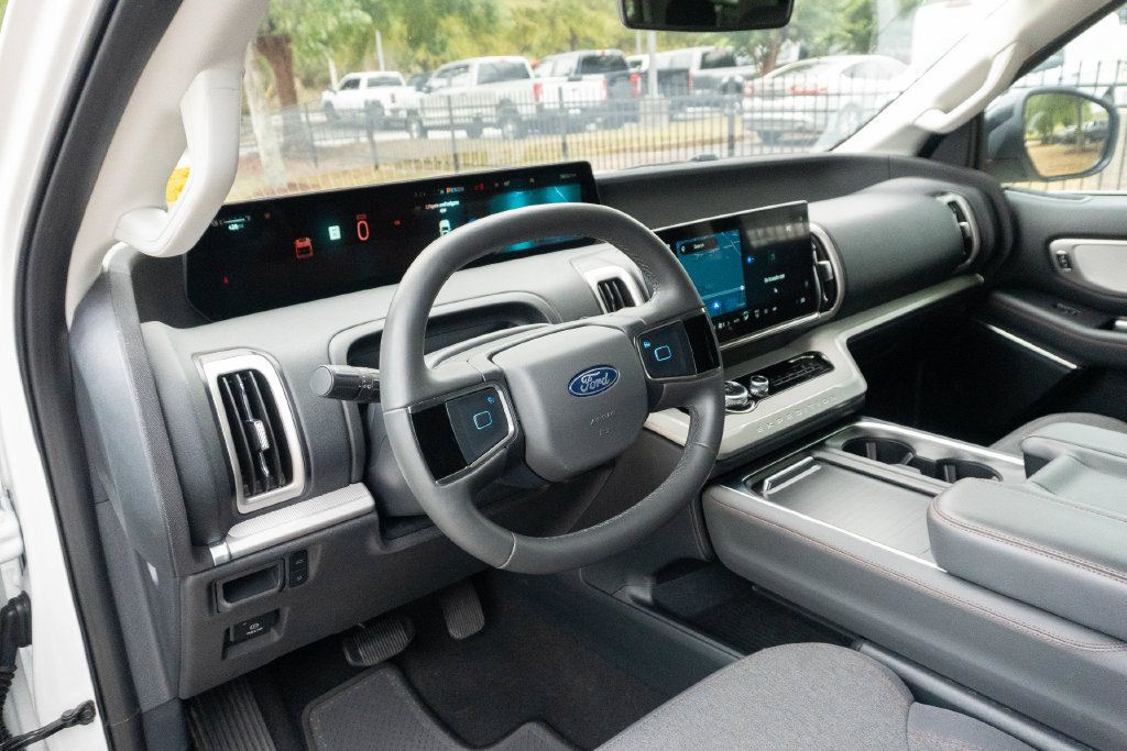 Used 2025 Ford Expedition Max Active RWD image 19
