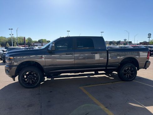 Used 2025 RAM 2500 Laramie w/ Night Edition AWD/4WD image 4