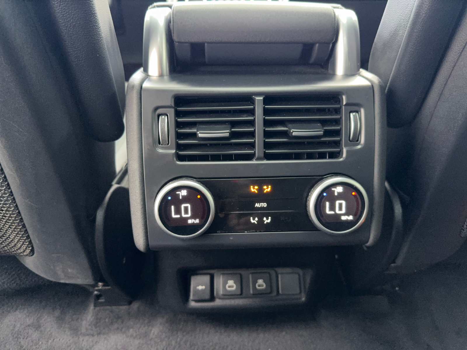 Used 2023 Land Rover Discovery S R-Dynamic AWD/4WD image 40