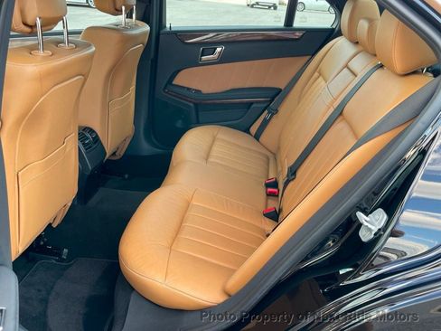 Used 2010 Mercedes-Benz E 350 4MATIC Sedan image 11