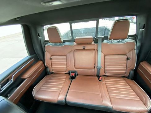 Used 2025 GMC Sierra 2500 Denali Ultimate AWD/4WD image 13