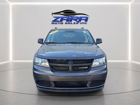 Used 2017 Dodge Journey SE w/ Flexible Seating Group FWD image 2