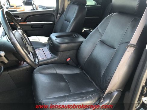 Used 2013 Chevrolet Avalanche LTZ AWD/4WD image 12