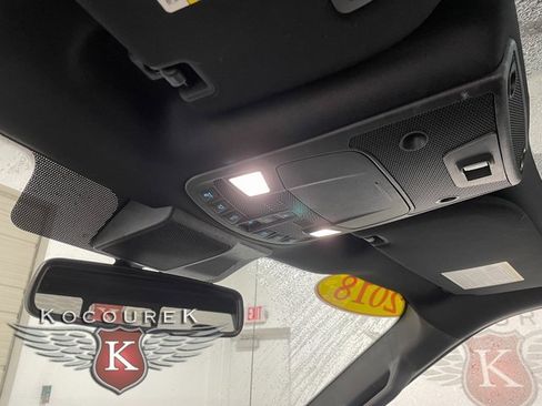 Used 2018 Ford F150 Lariat w/ Equipment Group 502A Luxury image 18