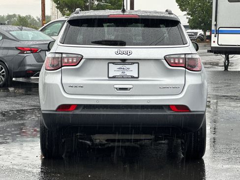 Used 2025 Jeep Compass Limited AWD/4WD image 5