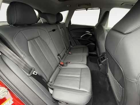 New 2025 Audi Q5 Prestige image 18