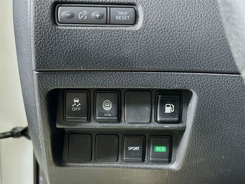 Used 2020 Nissan Rogue S w/ Special Edition Package FWD image 17