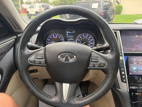 Used 2016 INFINITI Q50 3.0t Premium w/ Driver Assistance Package RWD image 16
