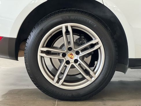 Used 2017 Porsche Macan image 9