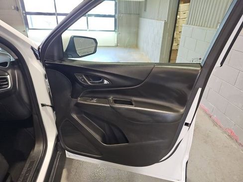 Used 2024 Chevrolet Equinox LT image 24