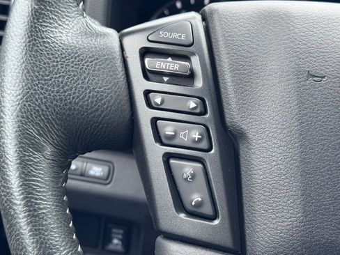 Used 2022 Nissan Frontier SV AWD/4WD image 10