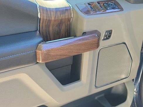 Used 2019 Ford F150 Lariat image 23