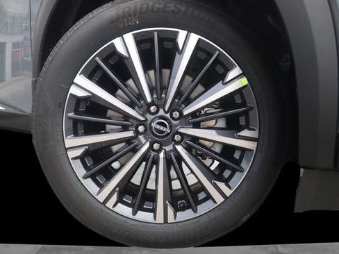 New 2026 Nissan Pathfinder Platinum AWD/4WD image 3
