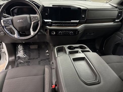 Used 2022 Chevrolet Silverado 1500 RST image 10