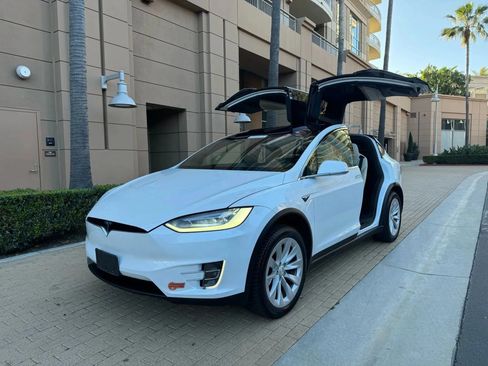 Used 2019 Tesla Model X Long Range AWD/4WD image 3