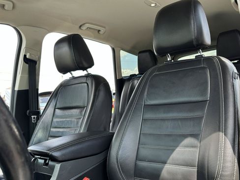 Used 2017 Ford Escape Titanium FWD image 28