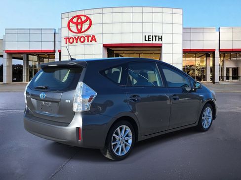 Used 2014 Toyota Prius V Five image 5