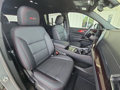 Used 2025 Chevrolet Traverse Z71 AWD/4WD image 27