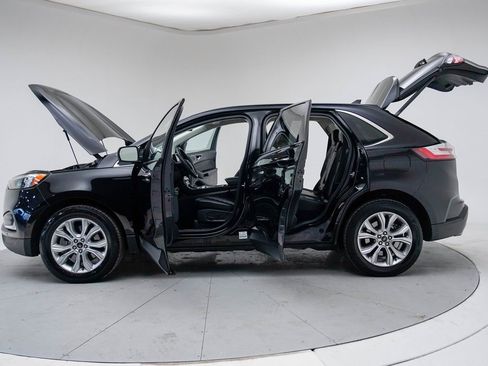 Used 2024 Ford Edge Titanium image 18